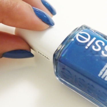 Le cas du vernis bleu.