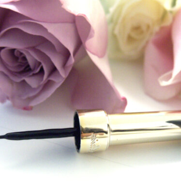 Un regard noir et distingué avec Guerlain