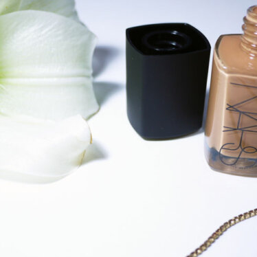 Le roi des fonds de teint : Le Sheer Glow de NARS