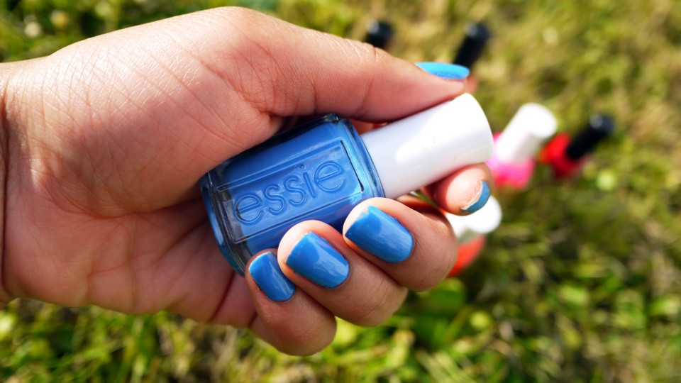 blue maintain essie