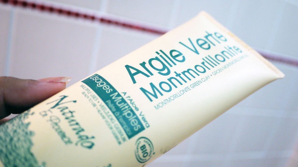 Argile verte Montmorillonite Naturado, enrichie en Aloe Vera et certifiée bio.