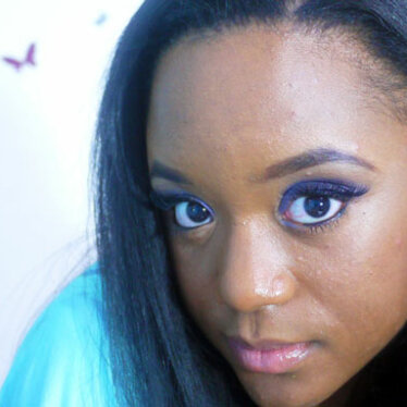 Maquillage bleu comme la nuit…