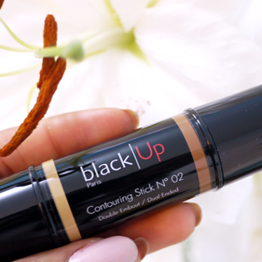Et si le contouring était facile ? – Stick Black Up
