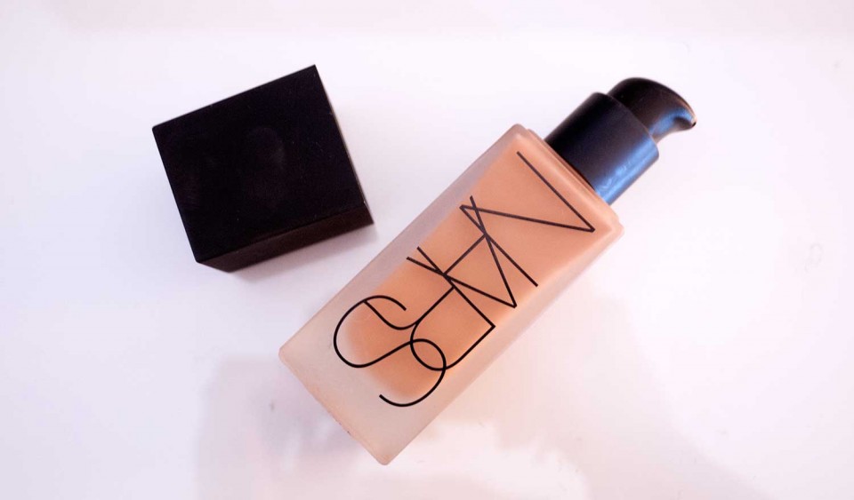 NARS All Day Luminous Weightless Foundation