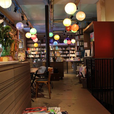 Le Thé des Écrivains, la belle adresse pour bouquiner…