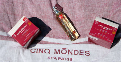 Une peau sublime en vacances avec Cinq Mondes